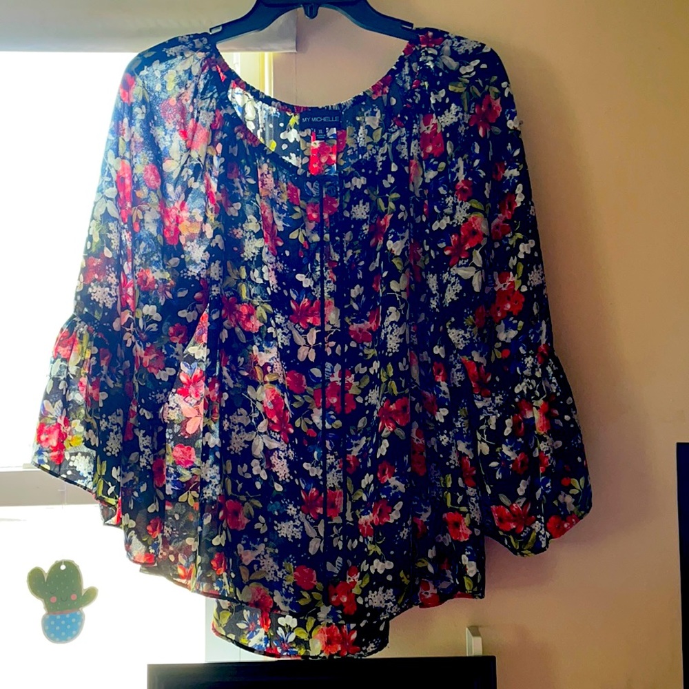Flowey high low blouse size XL